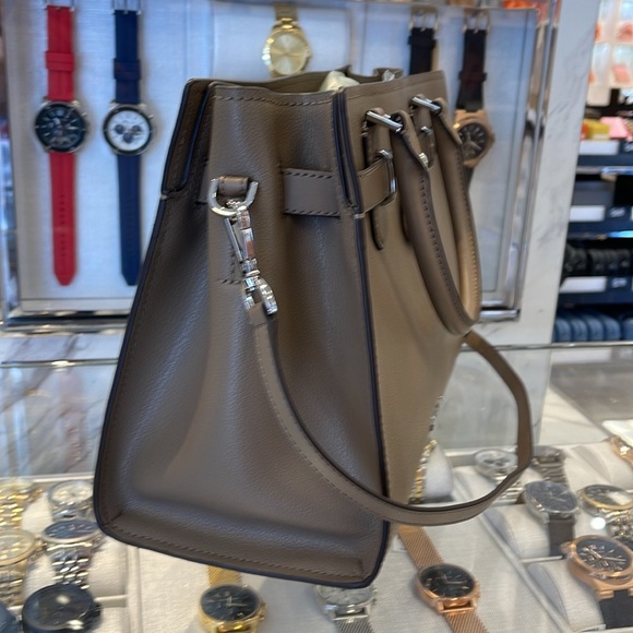 MICHAEL KORS HAMILTON MEDIUM SATCHEL 
 COLOR: Dusk 
NWT - Picture 11 of 16